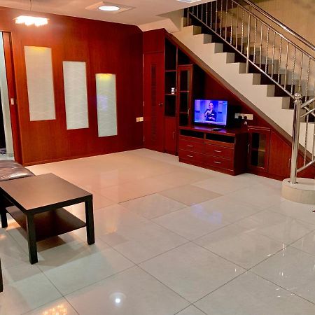 Awani Homestay Seberang Jaya Permatang Janggus ภายนอก รูปภาพ