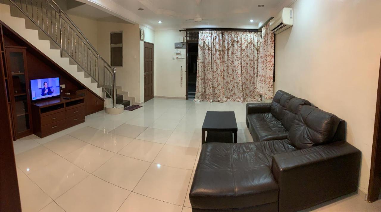 Awani Homestay Seberang Jaya Permatang Janggus ภายนอก รูปภาพ