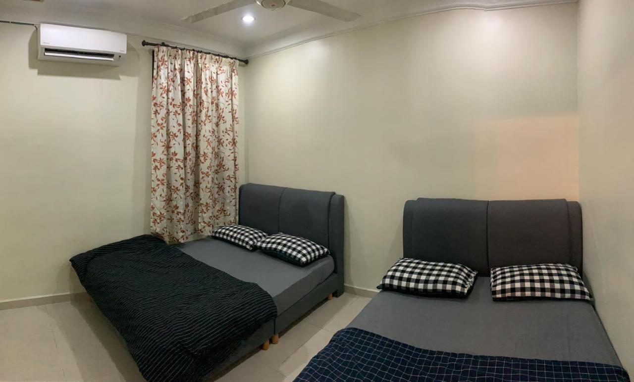 Awani Homestay Seberang Jaya Permatang Janggus ภายนอก รูปภาพ