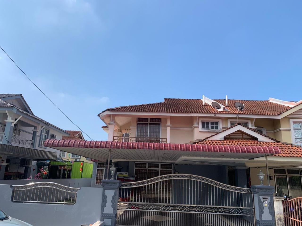 Awani Homestay Seberang Jaya Permatang Janggus ภายนอก รูปภาพ